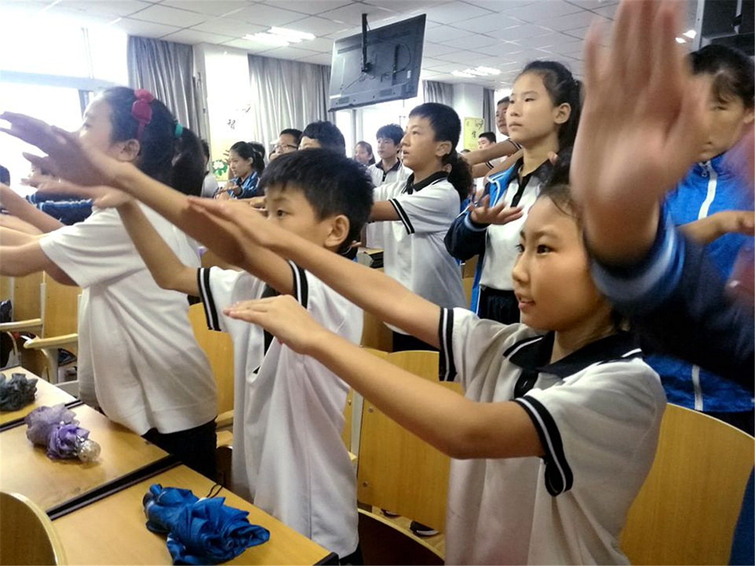 市特教中心組織慶祝國(guó)際聾人節(jié)暨國(guó)歌新手語(yǔ)使用啟動(dòng)儀式