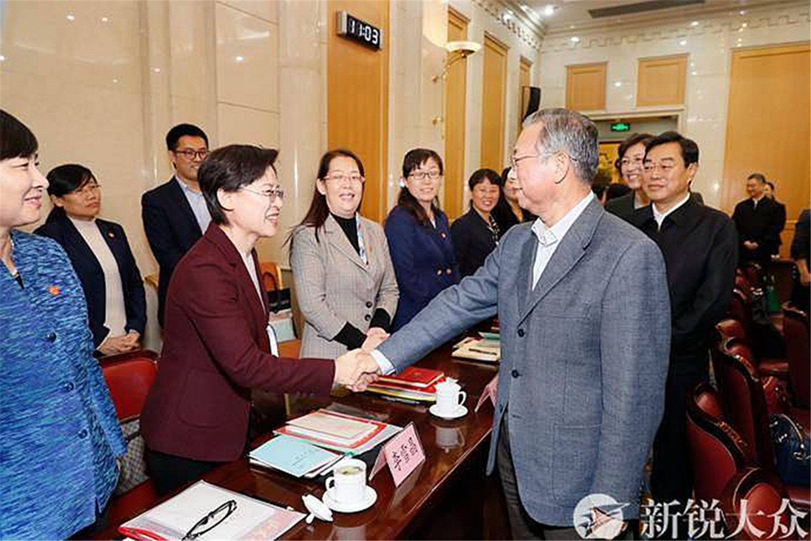 巾幗心向黨 感恩新時代：我校教師賈益芹參加中國婦女十二大