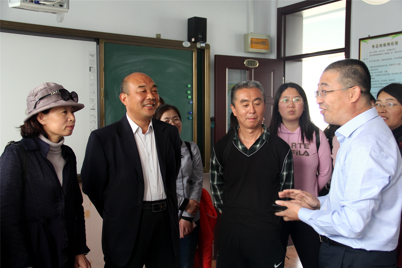 市特教中心組織教師赴博山特教中心參觀學(xué)習