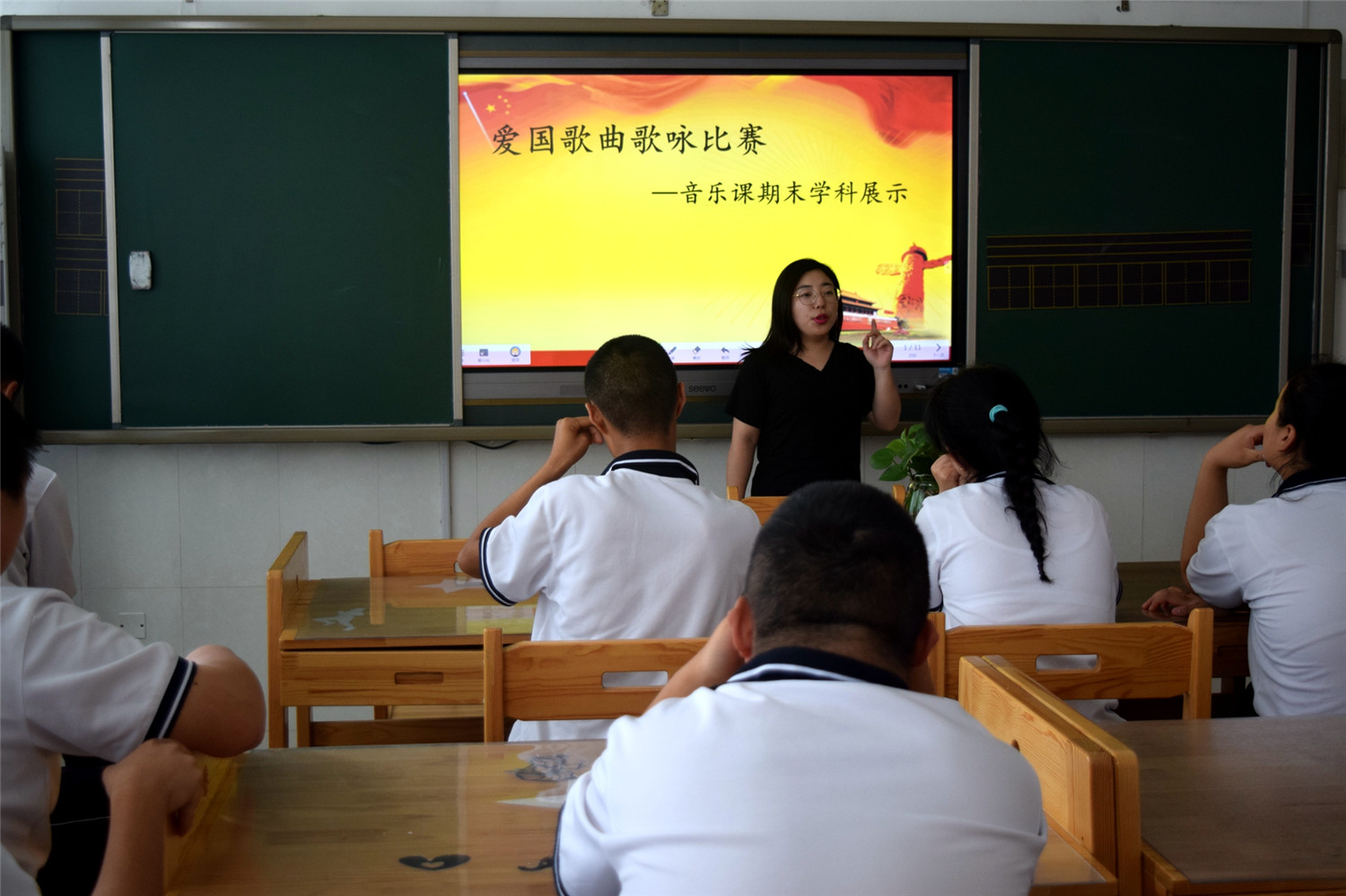 市特教中心舉行“展學(xué)藝、慶黨建”活動(dòng)