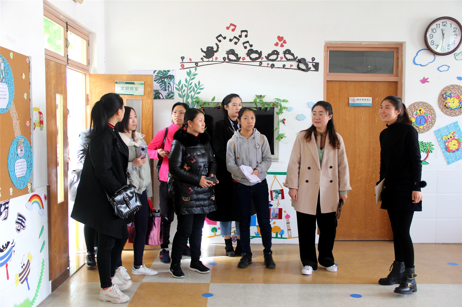 市社會(huì)福利院一行到市特教中心參觀交流
