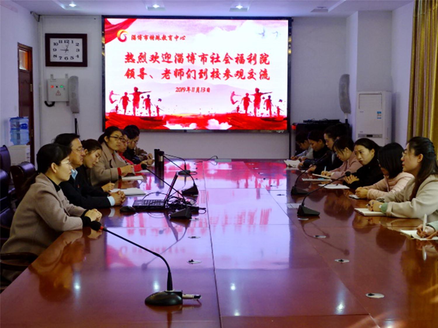 市社會(huì)福利院一行到市特教中心參觀交流
