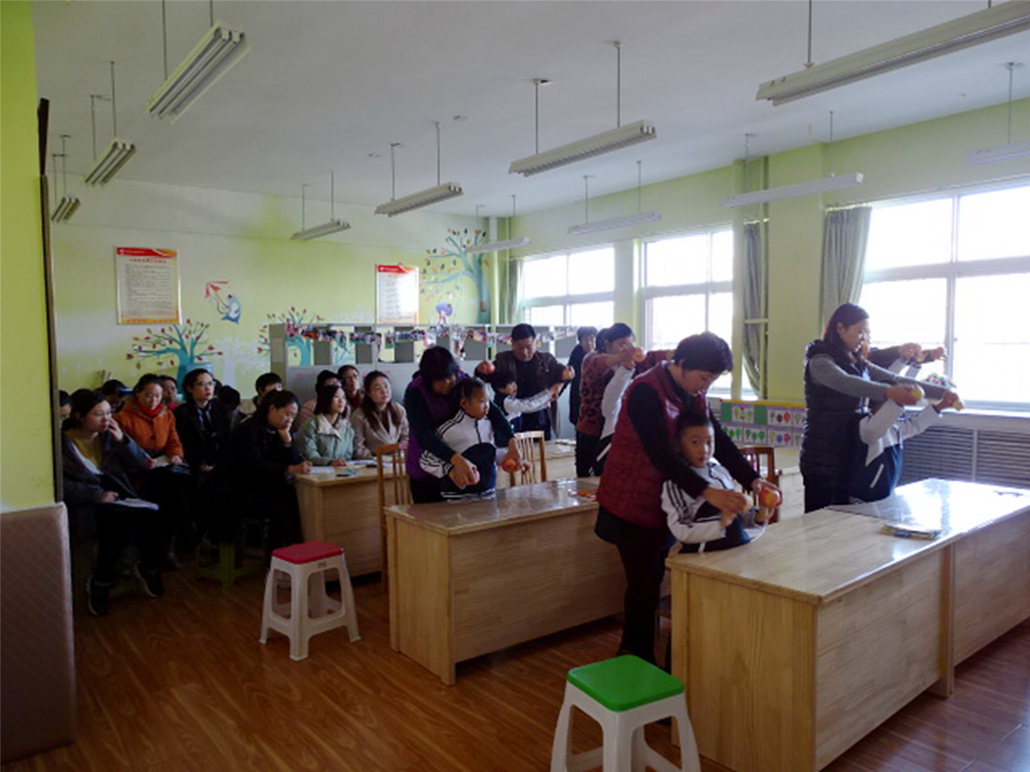 市社會(huì)福利院一行到市特教中心參觀交流