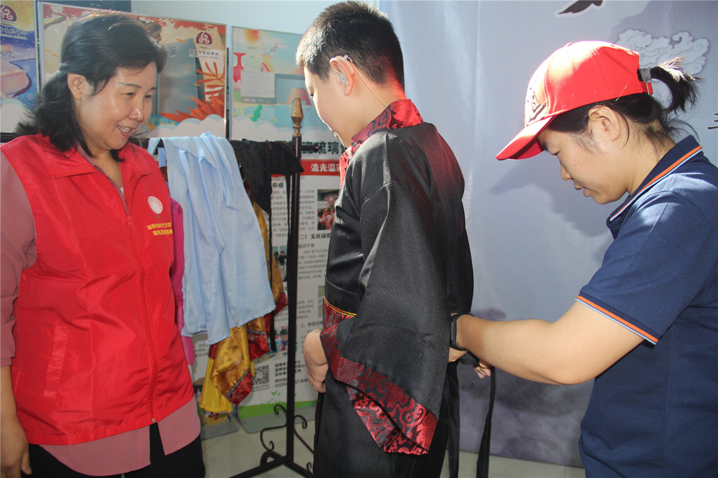 市特教中心開展“探尋服飾文化 感受泱泱齊風”教育實踐活動