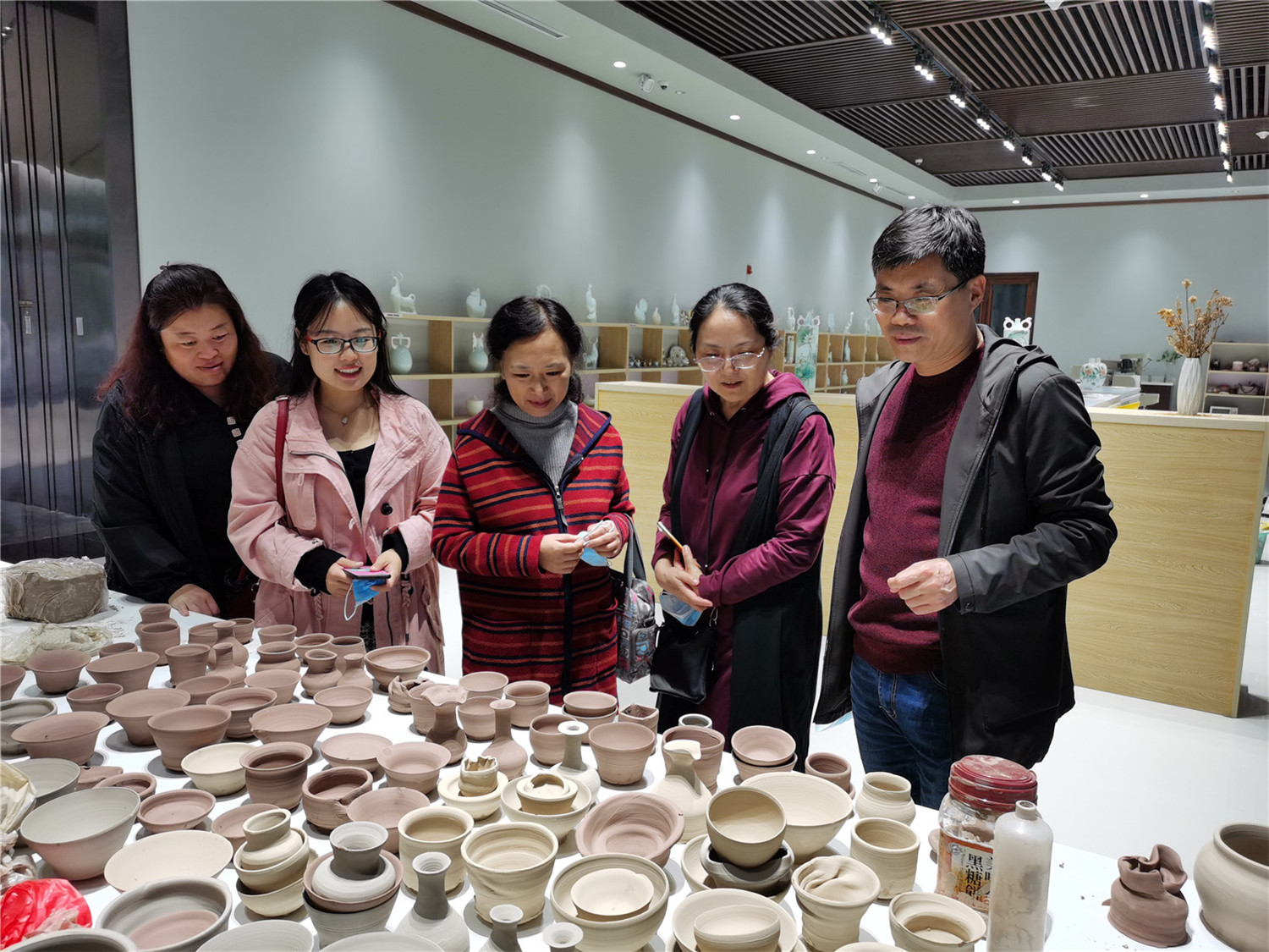 市特教中心組織開展“沉浸陶風(fēng)琉韻，感悟時代脈博”特色教研活動