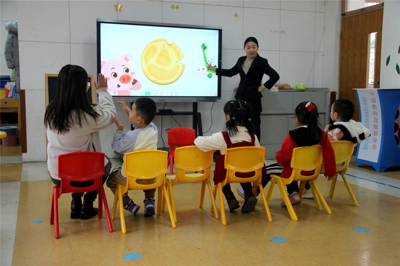 山東省聽(tīng)力語(yǔ)言康復(fù)中心到市特教中心開(kāi)展業(yè)務(wù)督導(dǎo)調(diào)研活動(dòng)