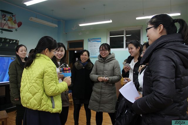 智慧啟心，快樂育人——我校開展教師團體心理輔導活動