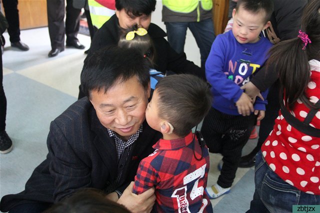 凝聚共識(shí)，共創(chuàng)文明--市體育中心、市特教中心文明共建暨綠茵志愿者服務(wù)隊(duì)愛(ài)心服務(wù)基地揭牌儀式活動(dòng)成功舉行
