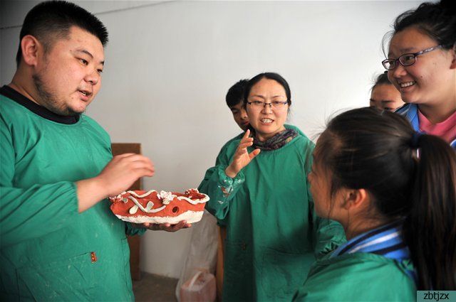 孫亞飛，用行動(dòng)闡釋“愛和關(guān)懷”