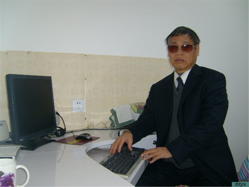 省自強(qiáng)模范、淄博市殘聯(lián)副主席，盲人協(xié)會(huì)主席——韓克常