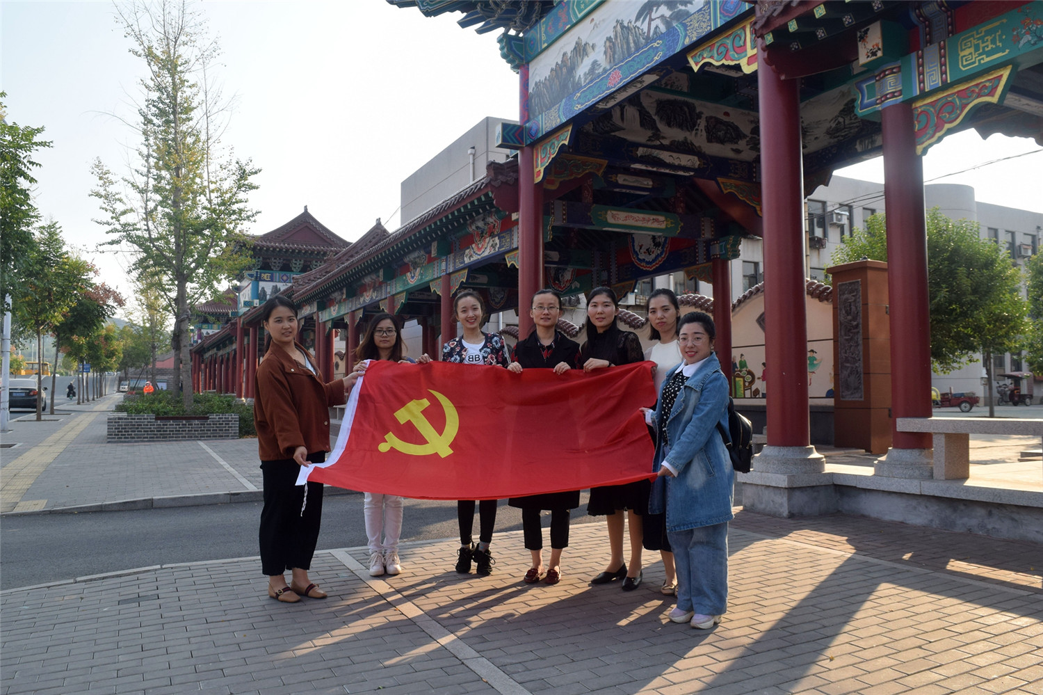 市特教中心開展“黨的十九大精神進(jìn)社區(qū)”主題黨日活動(dòng)