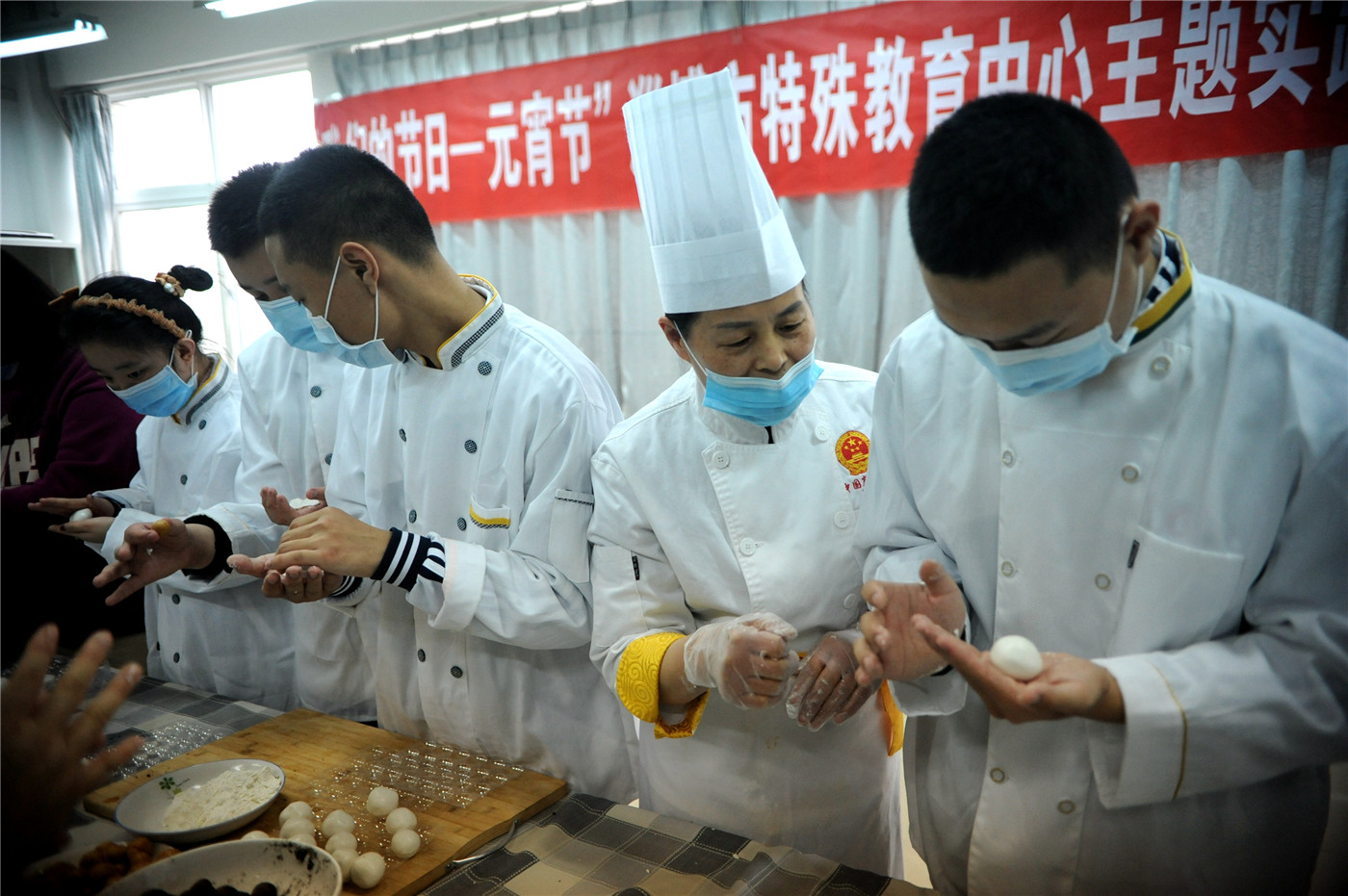 正月元宵年年圓，家風(fēng)家訓(xùn)代代傳